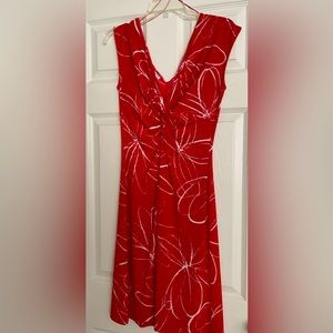 Red white detail dress with gathering at bustling size M sleeveless